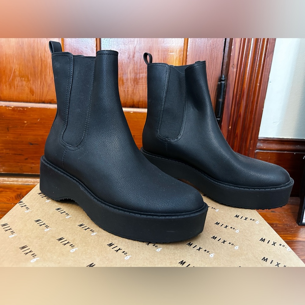 Mix No 6 Black Caraline Boot Size 10
